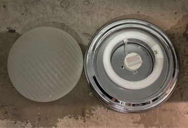 Like new ceiling fixture