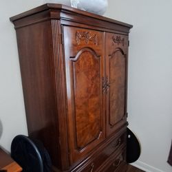 Thomasville Armoire In An Awesome Shape
