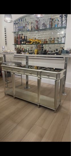 MIRRORED ENTRY TABLE WITH WALL MIRROR