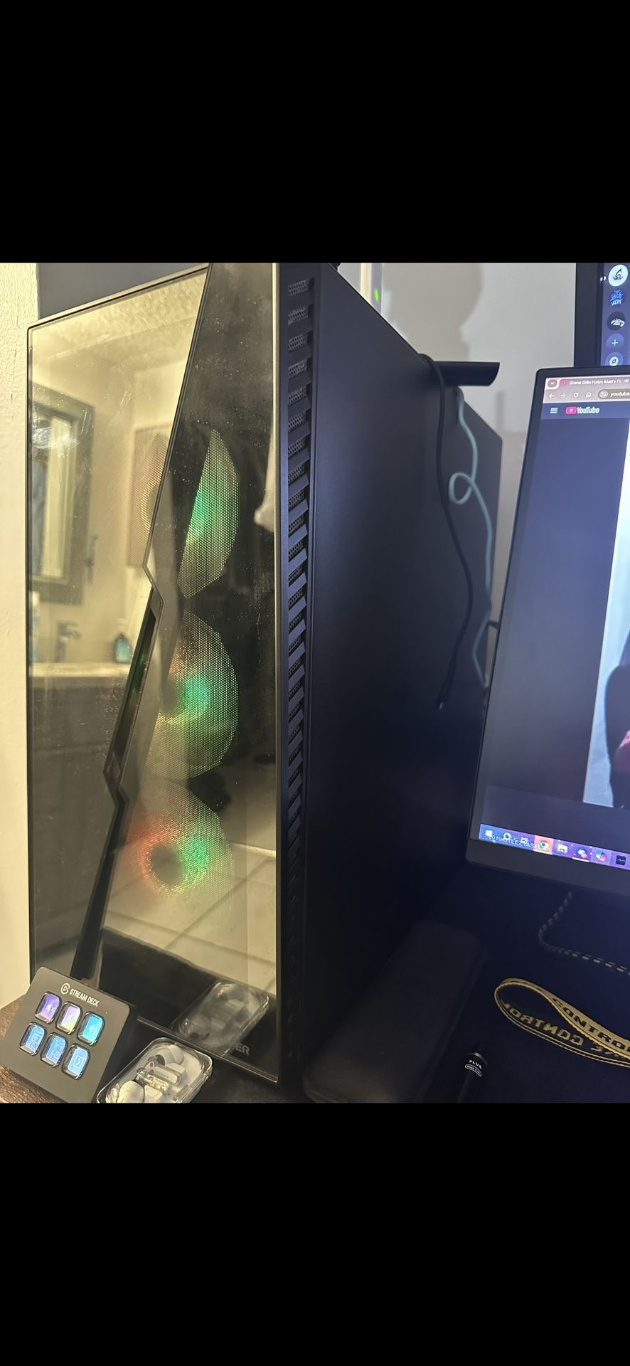 Gaming Pc Monitor Keyboard Mouse And Microphone