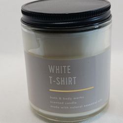Bath & Body Works "White T-Shirt Candle" Net wt. 7 oz. 