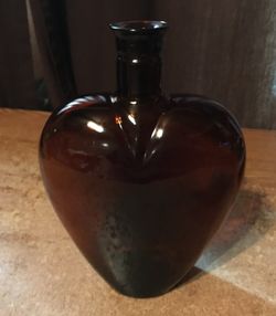 PAUL MASSON AMBER BOTTLE HEART-SHAPED #4600 8"
