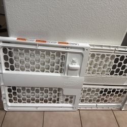 2 Baby gate’s $10 each or 2 for $20