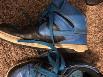 Nikes boys size 5