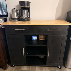 Rolling kitchen island