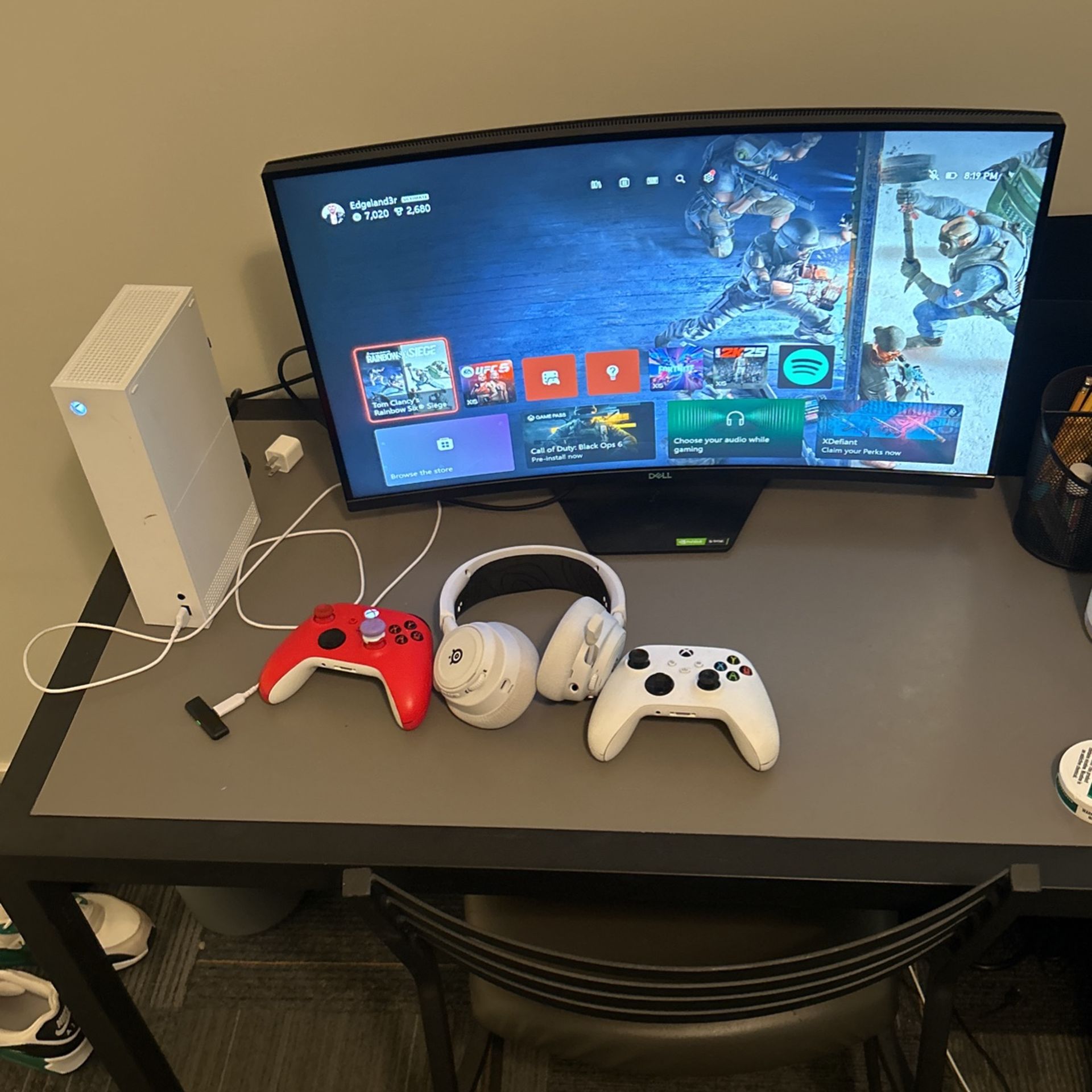 Xbox Series S And Monitor