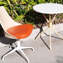 beautiful vintage set of fiberglass CHAIR and matching cocktail TABLE set