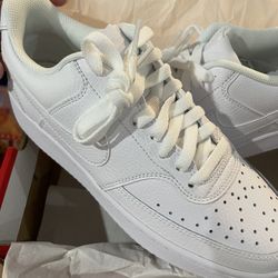 Woman’s Nike Court Vision Los