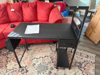 TIQLAB Computer / Gaming Desk – Already Assembled!