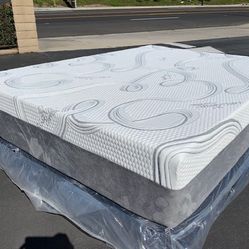 Queen Organic Hybrid Cool Gel Memory Foam Mattress! 