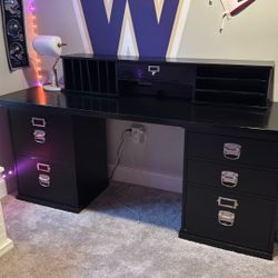 Pottery Barn Bedford Desk w/hutch