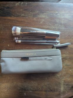 Makeup brushes & bag