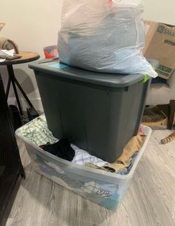 300+ Women And Men Clothes (price negotiable)