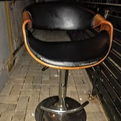 SUPER COOL RETRO BAR STOOL 