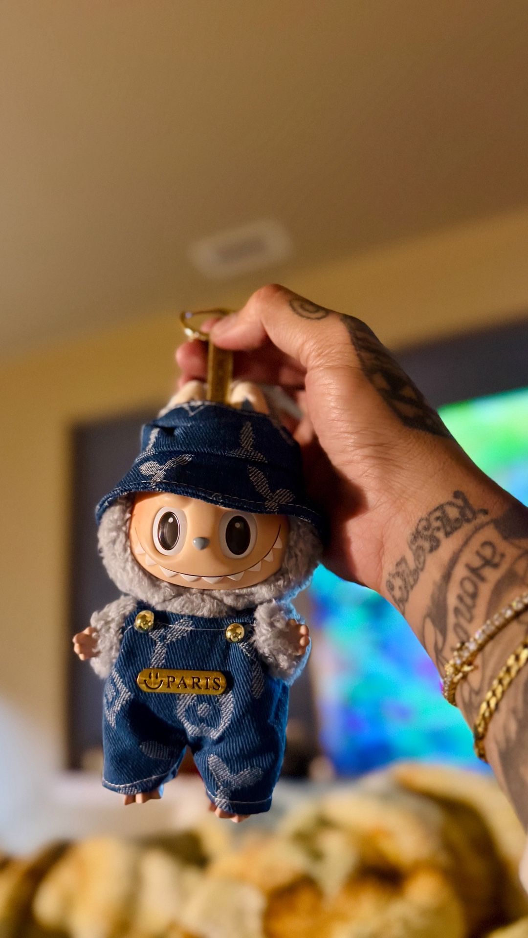 Labubu macaron sea salt coconut + Outfit