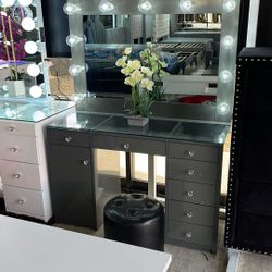 Grey Vanity Set Display * Hollywood Style Mirror 