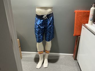 Male mannequin lower half