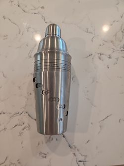 Alcohol drink mixer & built in recipes for type drink you want stainless steel container see description