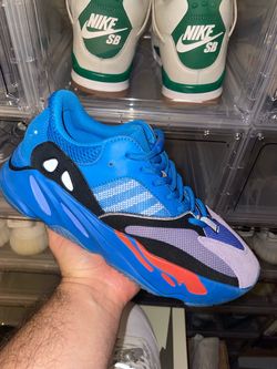 Yeezy 700 Hi-Res Blue (9.5US)