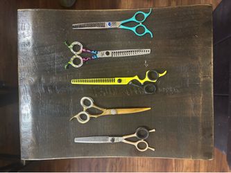 Various dog groomer shears