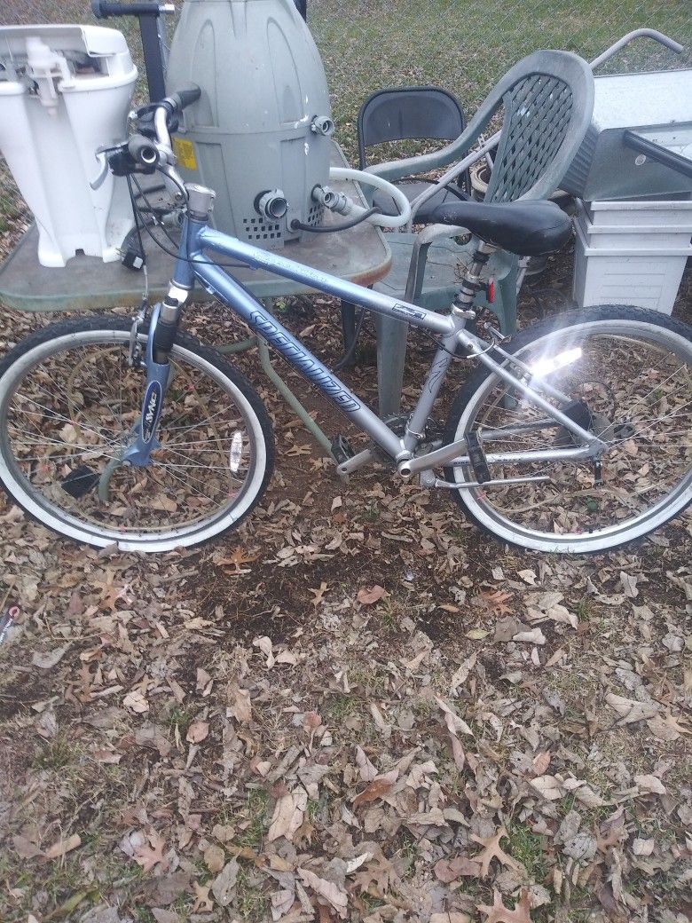 Specialied Expedition Bicycle For A Adult. 6 Speed Needs Air In Tires only No Rust 