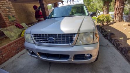 2004 Ford Explorer