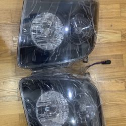 2007-2014 GMC Yukon HEADLIGHTS 