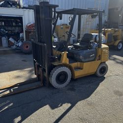 Cat Forklift 4k Lift