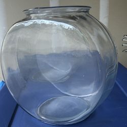 Pair of 2 glass drum style fish bowls 10.5H X 10.5W X 5.5D (2 gallon) $50 for both. 