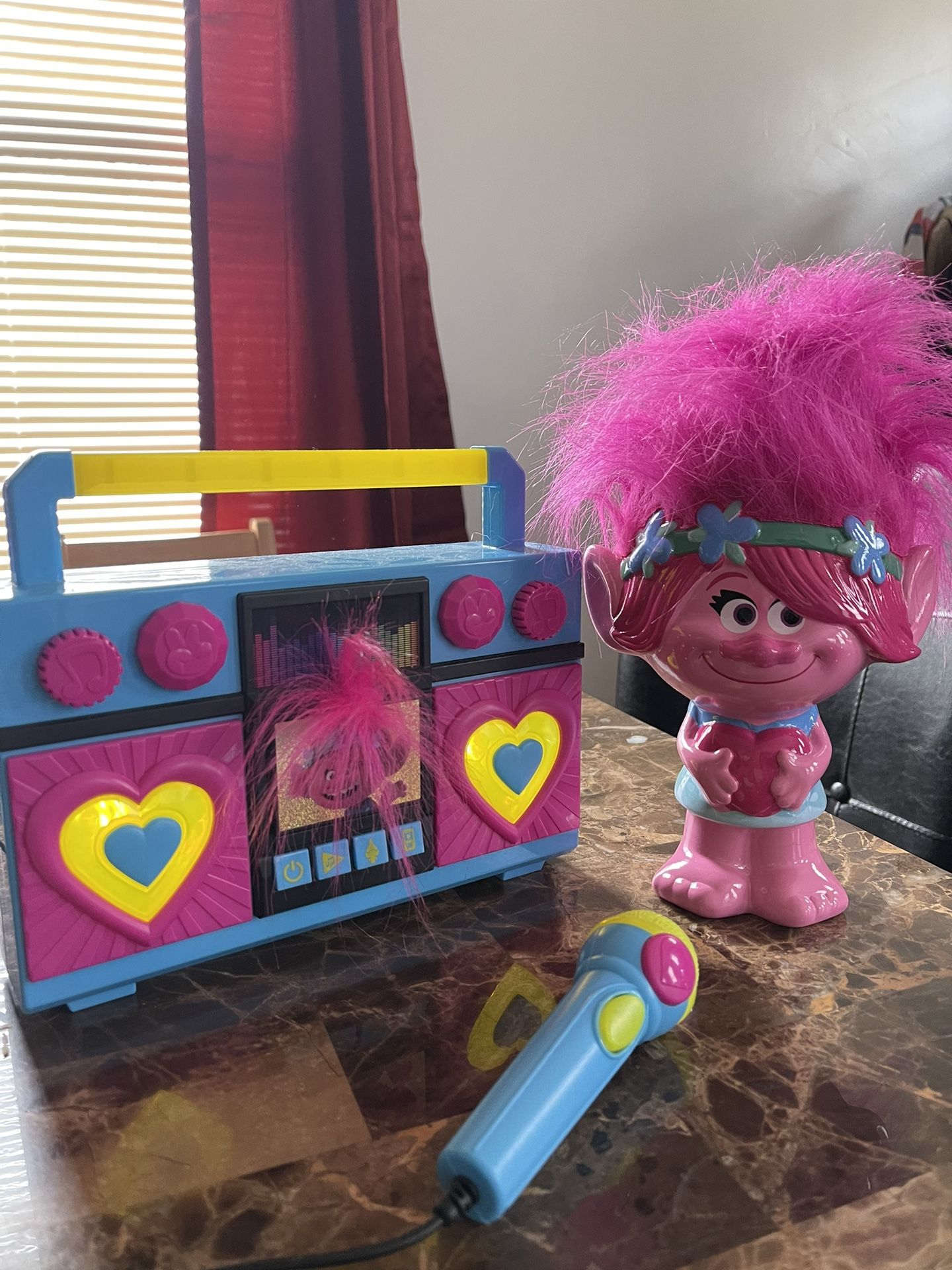 Trolls Sing Along Boombox And Piggy Bank