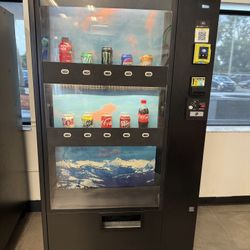 Vendo 720 Live Display Drink Vending Machine – Works Great