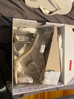Brand new size 8 clear heels