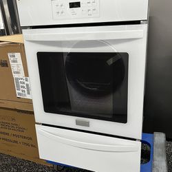 Built In Frigidaire Single Wall Oven 24” Gas 
