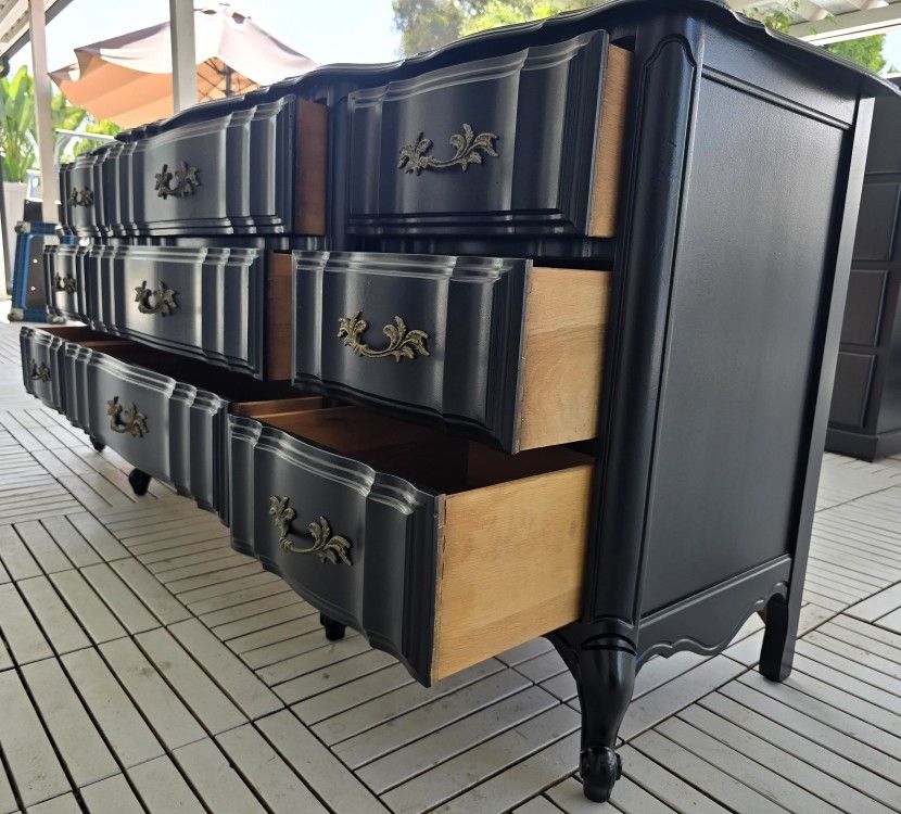 Beautiful Vintage Dresser