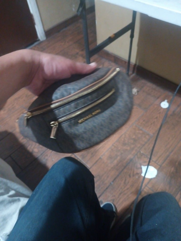 Michael Kors Belt  Bag..