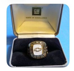 Chevy 10k gold ring 3 diamonds size 9