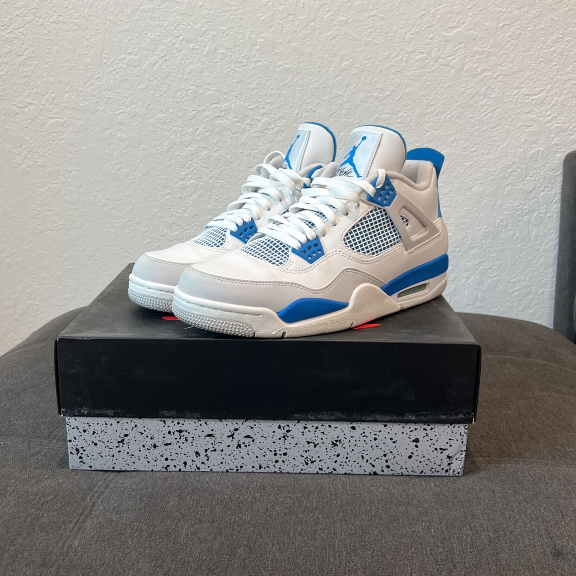 Jordan 4 “Military Blue”
