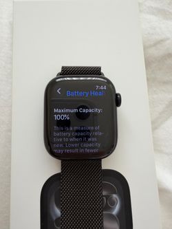 Apple Watch Series 11 (battery 100%)