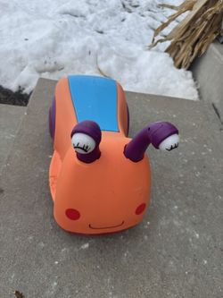Ride-on bug car toddler toy