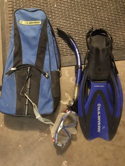 U.S. divers Fins: 1 Set Size 10-13, 1 Set 4-7