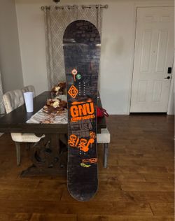 GNU Carbon Series Snowboard 162W