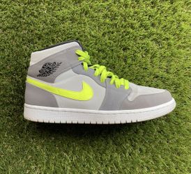 Jordan 1 Mid “Volt”