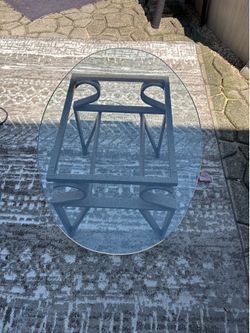 Oval Glass Accent / Coffee Table