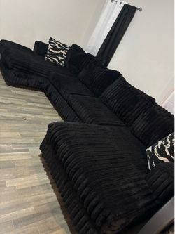 Oversized sectional sofa couch (DELIVERY AVAILABLE)
