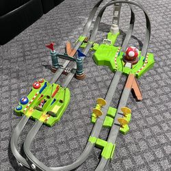 Hot Wheels Mario Kart Circuit Track Set