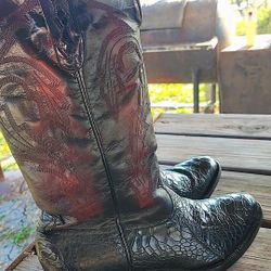 gator boots.. Huntsville Tx area