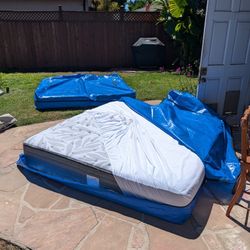 Barely Used Sealy King Mattress + Box spring 