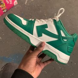 Size 9 Off Whites