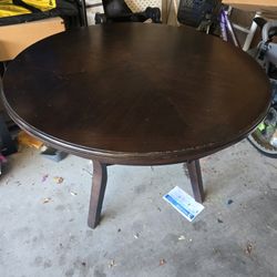 Classic Furniture Gia 5-Piece Round Dining Set with 1 Dining Table and 4 Chairs, 47-Inch, Ebony