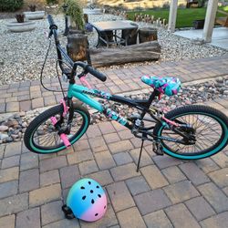 20" Tempest Girls Bike With Helmet